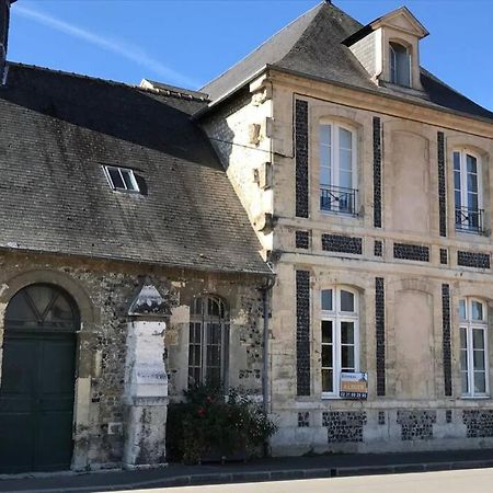 Au Pied Du Phare... Lägenhet Honfleur Exteriör bild