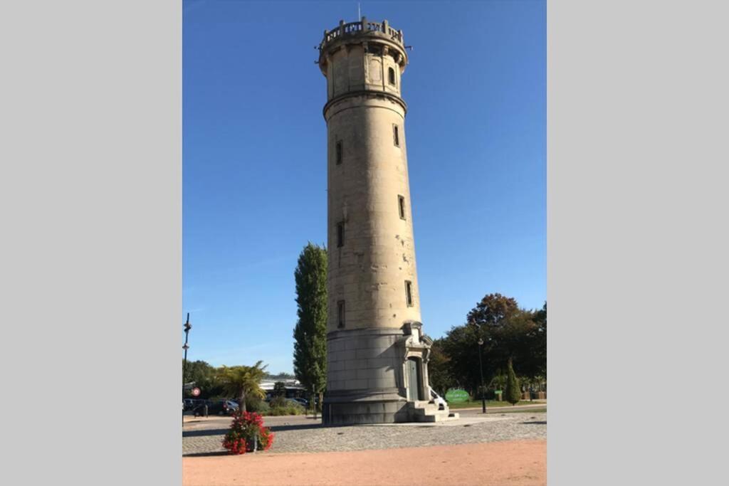 Au Pied Du Phare... Lägenhet Honfleur Exteriör bild